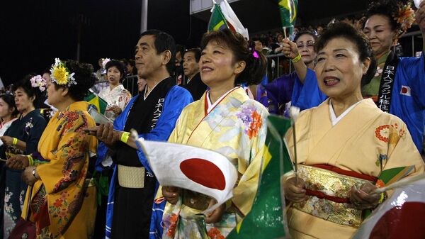 ブラジルへの移民開始100年の記念式典に連列する日系人。2008年、リオデジャネイロのサンボードロモで。 - Sputnik 日本