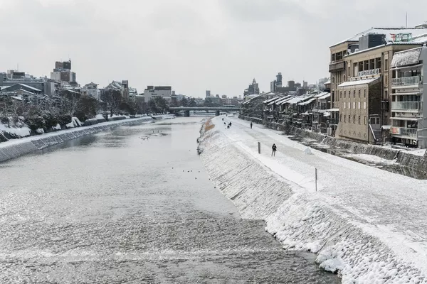 雪が積もった市内の風景(京都市、25日) 雪が積もった市内の風景(京都市、25日) - Sputnik 日本