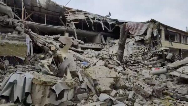 ルガンスク人民共和国が公開したウクライナ軍の砲撃により損壊した病院の建物の様子 - Sputnik 日本