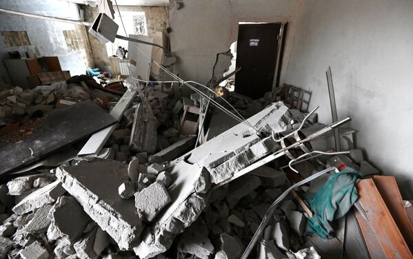 瓦礫が散乱する病室（ルガンスク人民共和国・ノボアイダル、29日） - Sputnik 日本