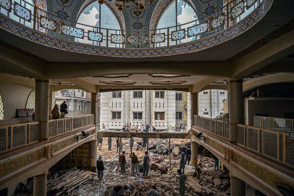 自爆テロが起きたモスク内部（パキスタン・ペシャワール、1日） - Sputnik 日本
