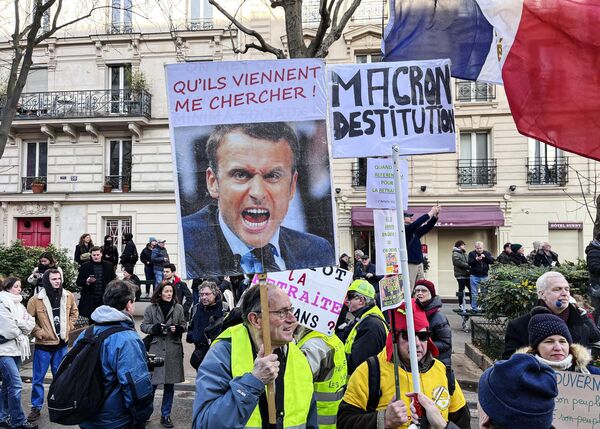 政府の年金改革案に抗議する人々（フランス・パリ、31日） - Sputnik 日本