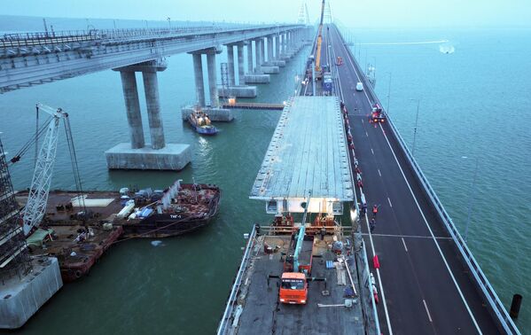 クリミア大橋の修復工事の様子（露クリミア共和国、31日） - Sputnik 日本