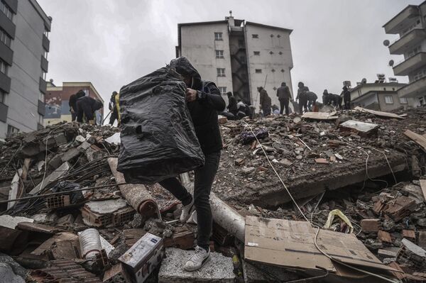 トルコの被災地で行われた瓦礫の撤去作業 - Sputnik 日本