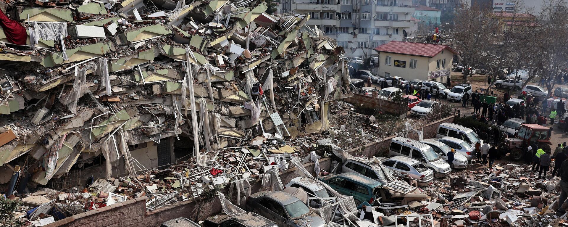 地震で倒壊した建物（トルコ・カフラマンマラシュ、7日） - Sputnik 日本, 1920, 08.02.2023