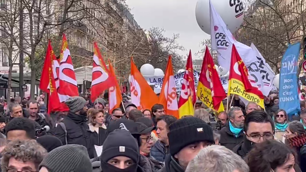 フランスで年金改革に反対の抗議、過去最多の128万人参加 - Sputnik 日本