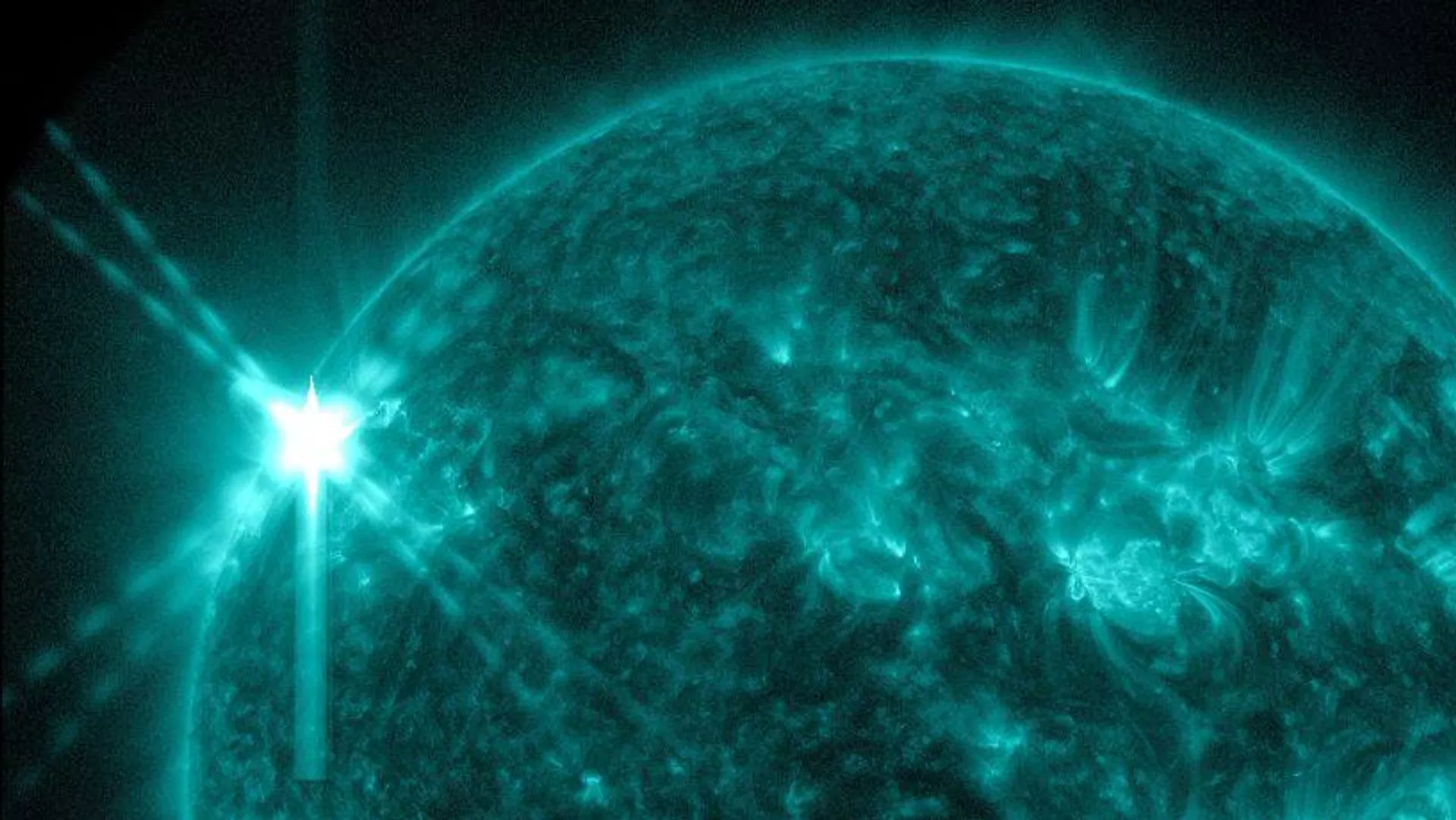 18日に観測された太陽フレア