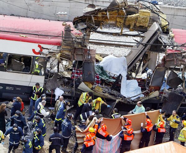 2004年3月11日、スペイン・マドリードで複数の列車を狙った同時爆破テロ事件が発生。191人が死亡、2050人が負傷 - Sputnik 日本
