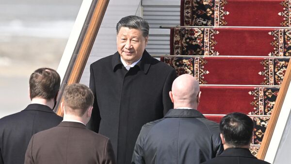 公式訪問のためモスクワに到着した中国の習近平国家主席。空港における歓迎式典 - Sputnik 日本