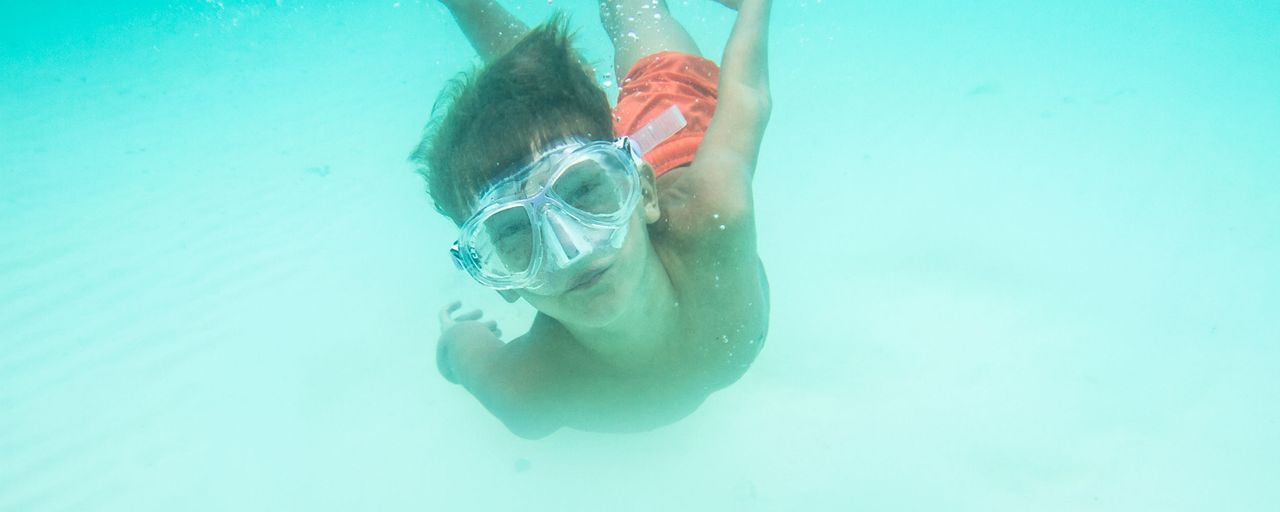 足りないのは太陽だけ！」 米国の教授が水中で過ごした時間の新記録を