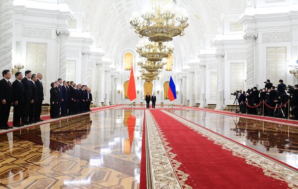 会談に臨むプーチン大統領と習国家主席（モスクワ、21日） - Sputnik 日本