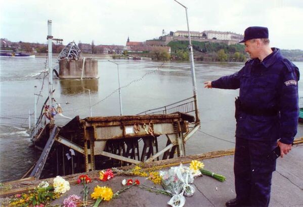 NATO軍の爆撃で破壊されたドナウ川に架かる橋 - Sputnik 日本