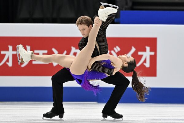 アイスダンス・リズムダンス（RD）で演技する米国のキャロライン・グリーン＆マイケル・パーソンズ組（24日） - Sputnik 日本