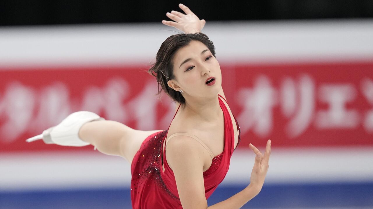 坂本花織 直筆サイン付き写真 世界女王 女子フィギュアスケート　証明書付 1枚⑪ 坂本花織 直筆サイン付き写真 世界女王 女子フィギュアスケート