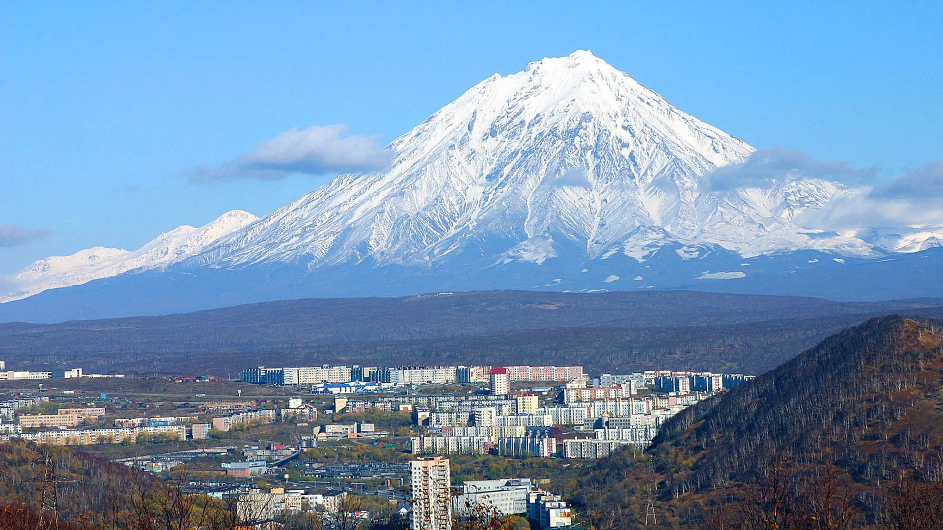 ペトロパブロフスク・カムチャツキーとコリャーク火山