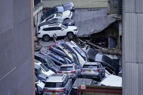 崩落事故が起きたマンハッタン南部の金融街にある駐車場（米ニューヨーク、18日） - Sputnik 日本