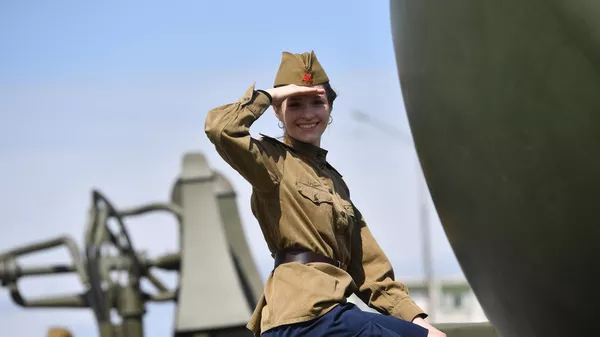 軍服の女性【アーカイブ】 - Sputnik 日本