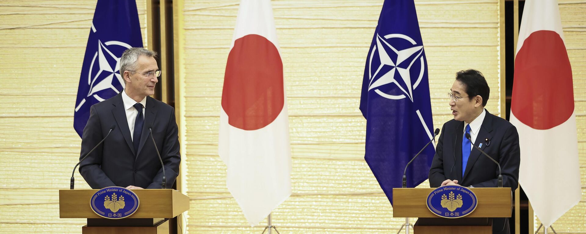 NATOのストルテンベルグ事務総長と日本の岸田文雄首相 - Sputnik 日本, 1920, 15.05.2023