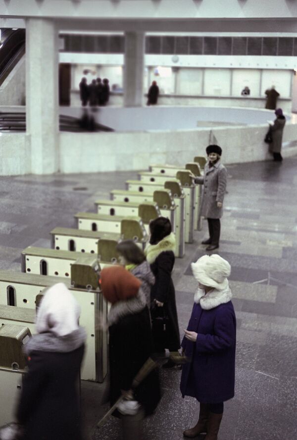 6号線トゥルゲーネフスカヤ駅の改札口 （1973年） - Sputnik 日本