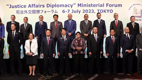 集合写真を撮るG7やアジア諸国の法相 - Sputnik 日本