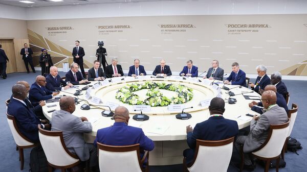 Встреча президента РФ В. Путина с лидерами Африканского союза А. Ассумани и М. Ф. Махаматом - Sputnik 日本