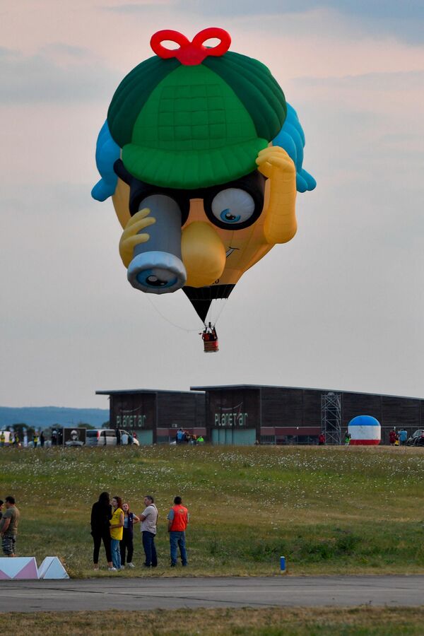 シャンブレー・ブシェール空軍基地から飛び立つ熱気球（フランス） - Sputnik 日本
