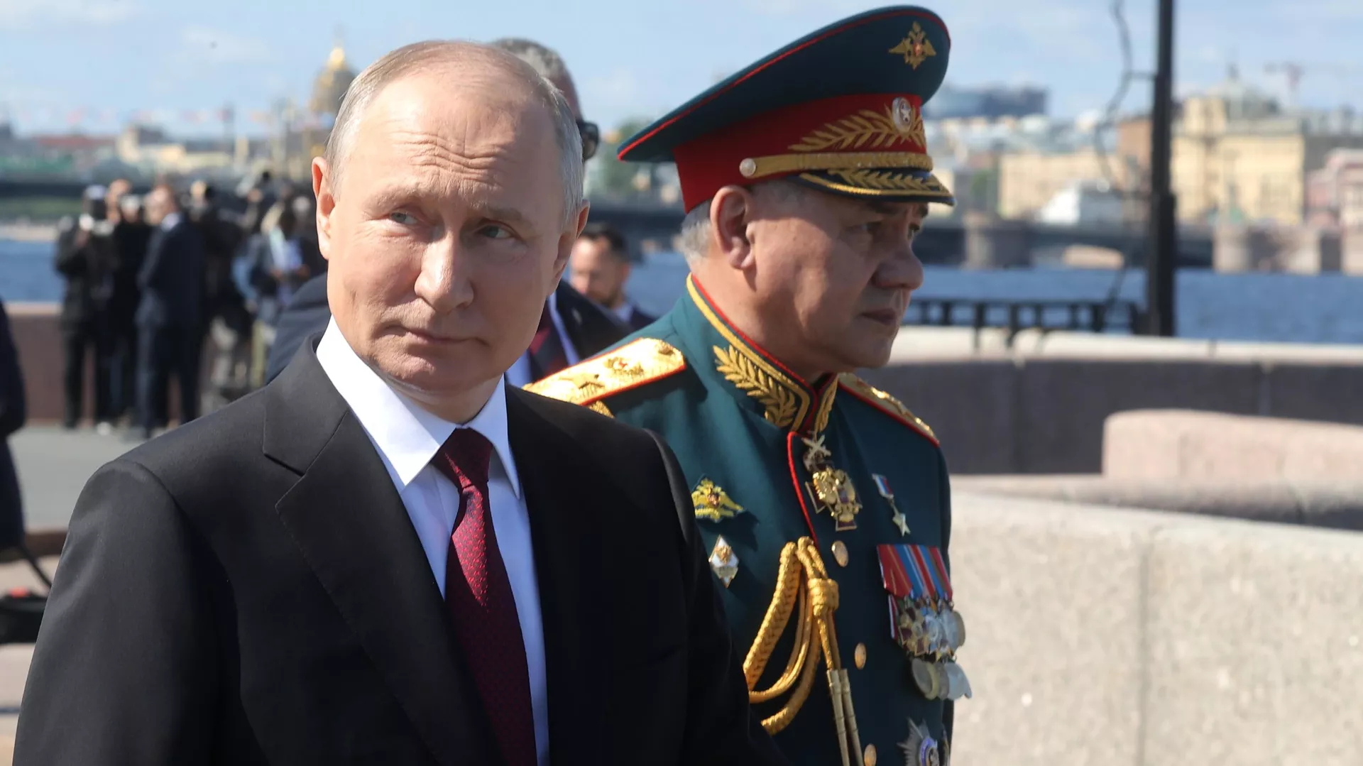 プーチン大統領とショイグ露国防相