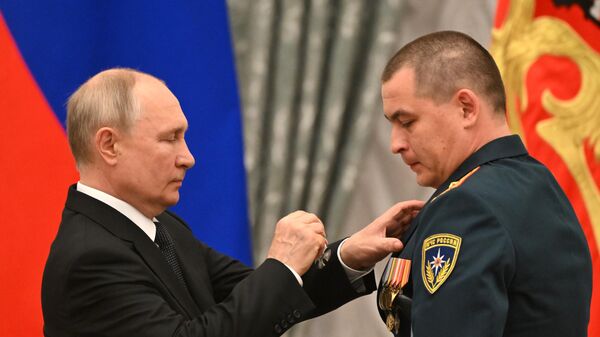 プーチン大統領、国家表彰式に出席 - Sputnik 日本