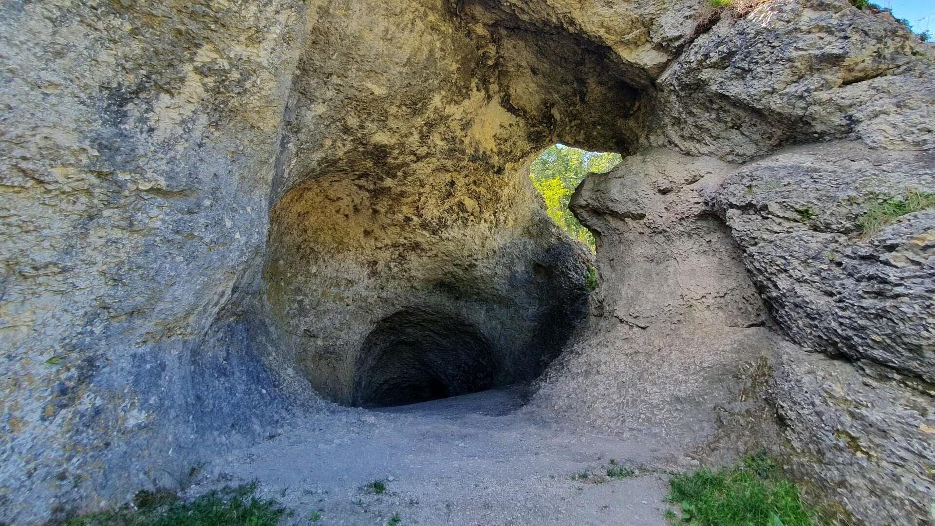 Обнаруженный вход в пещеру ледникового периода недалеко от Энгена - Sputnik 日本, 1920, 07.08.2023