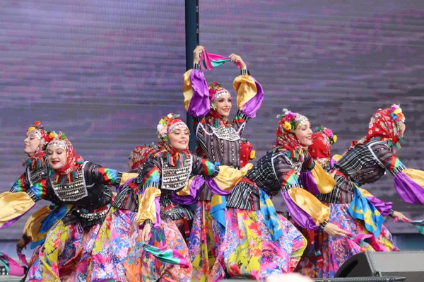 妖艶な踊りで観客を沸かせる 妖艶な踊りで観客を沸かせる - Sputnik 日本