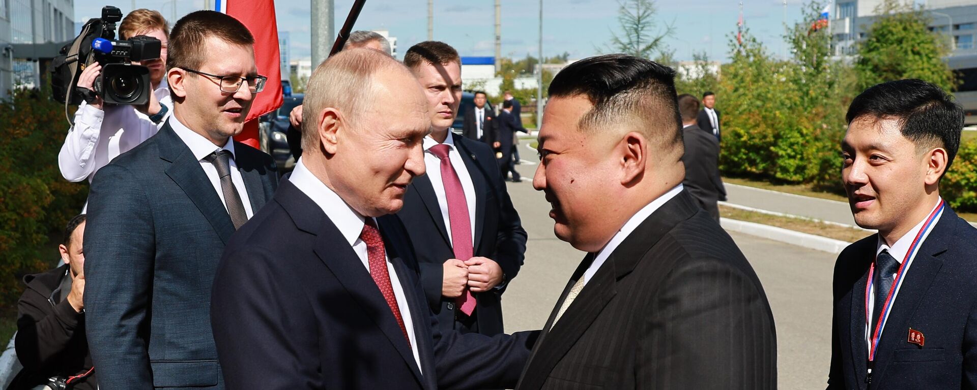 握手を交わすプーチン大統領と金委員長 - Sputnik 日本, 1920, 13.09.2023