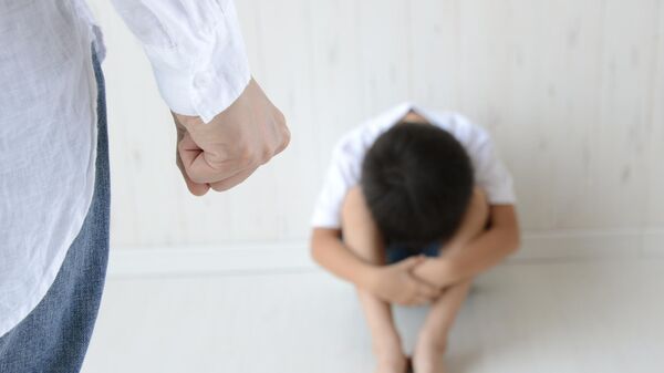 家庭内児童虐待 - Sputnik 日本