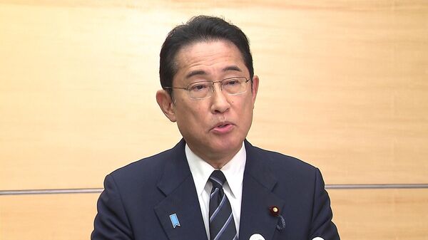 記者会見で経済対策を発表する岸田首相 - Sputnik 日本