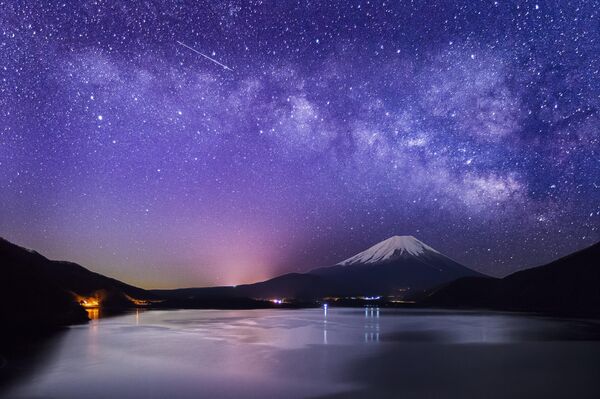 本栖湖　富士山 - Sputnik 日本