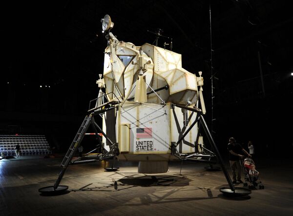 パーク・アヴェニュー・アーモリーに展示されたアポロ月着陸船のインスタレーション（米ニューヨーク、2012年） - Sputnik 日本