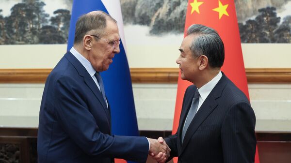 ロシアのラブロフ外相、中国の王毅外相（2023年10月） - Sputnik 日本