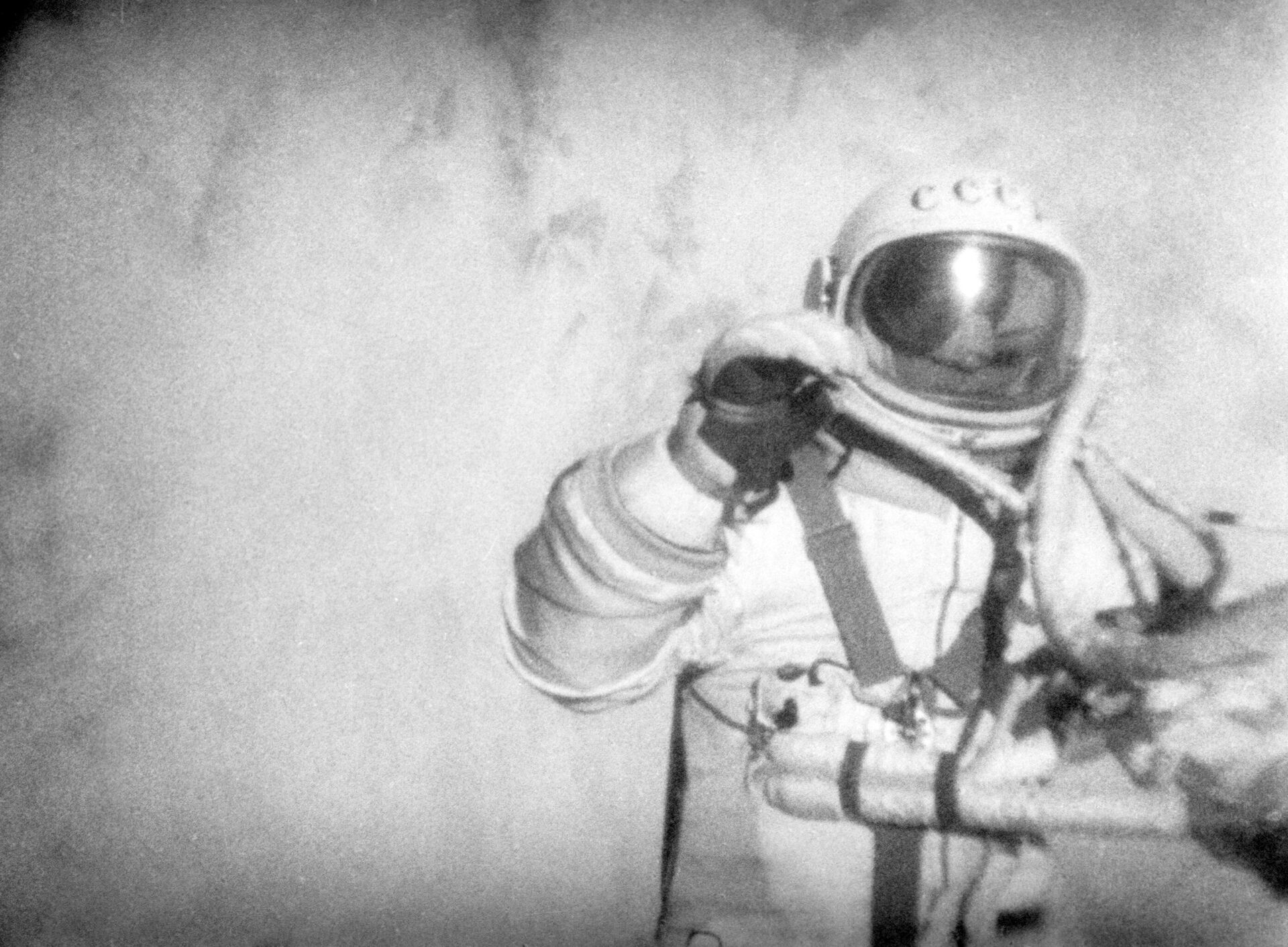 1965年3月18日に人類初の宇宙遊泳を行ったアレクセイ・レオーノフ宇宙飛行士の宇宙服 - Sputnik 日本, 1920, 18.10.2023