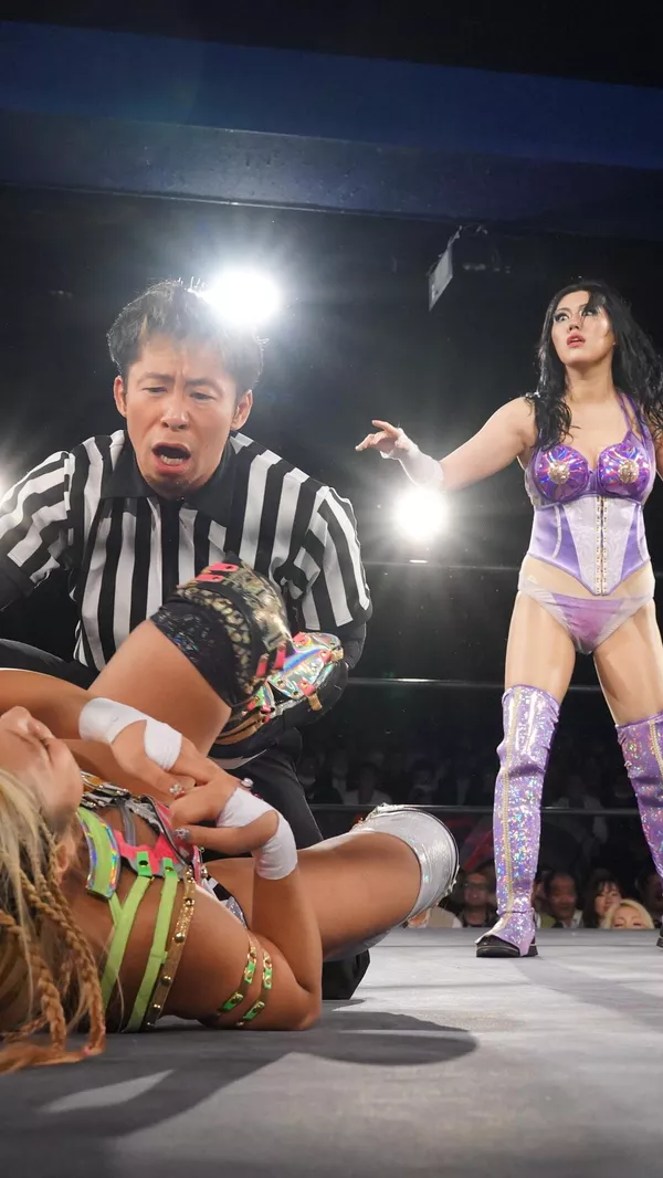 AZMと戦う夏すみれ AZMと戦う夏すみれ - Sputnik 日本