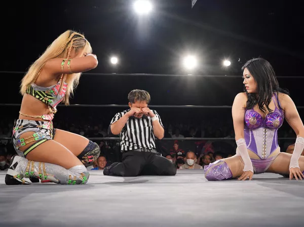 AZMと戦う夏すみれ AZMと戦う夏すみれ - Sputnik 日本