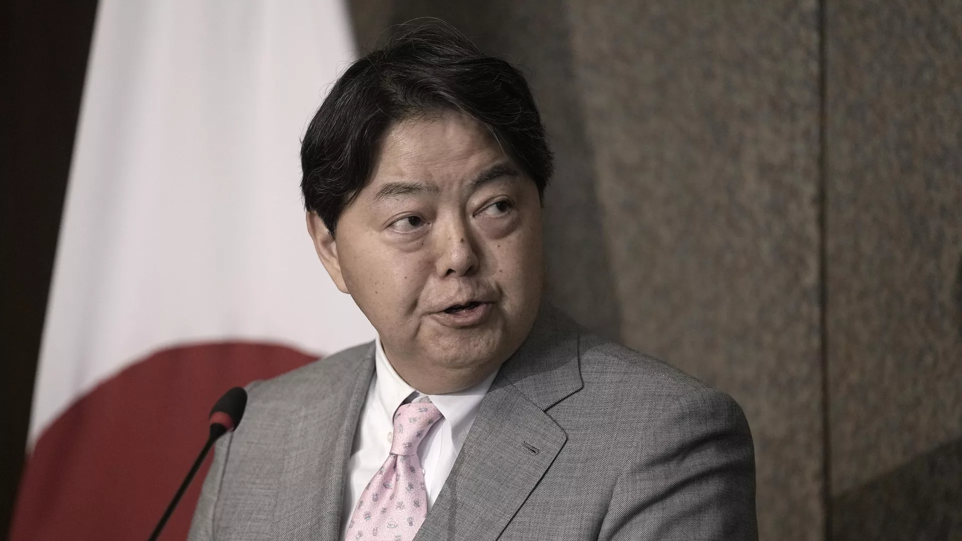 林官房長官