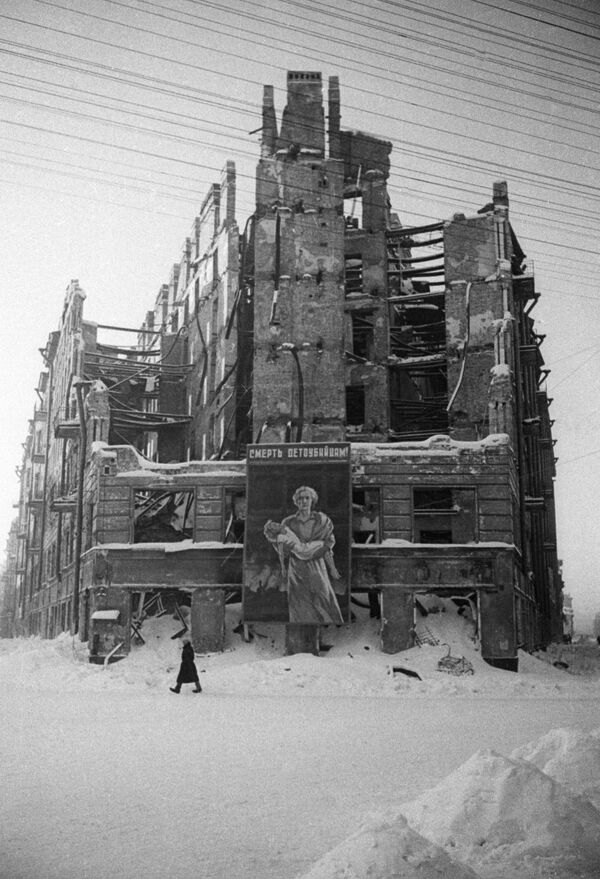 爆撃で破壊された建物（1942年1月撮影） - Sputnik 日本