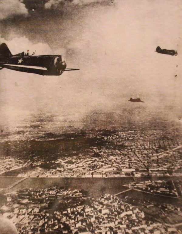 レニングラード市上空を飛行するのソ連I-16戦闘機（1941 - 1942年撮影） - Sputnik 日本