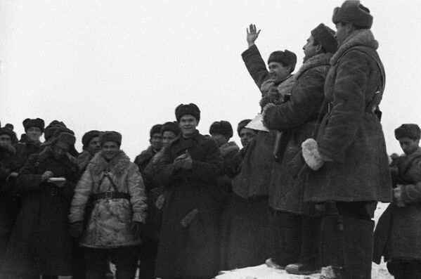突破後のレニングラード戦線とヴォルホフ戦線の会合（1943年1月撮影） - Sputnik 日本