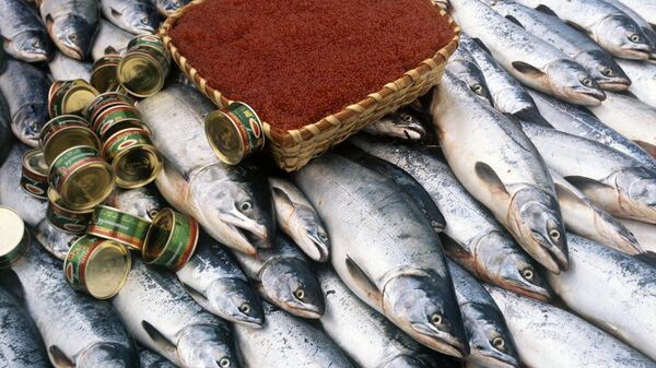 Рыба лосось и красная икра - дары Сахалина. - Sputnik 日本