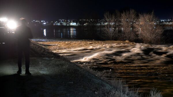 露ウラル山脈の町オルスク、増水でダムが決壊  - Sputnik 日本