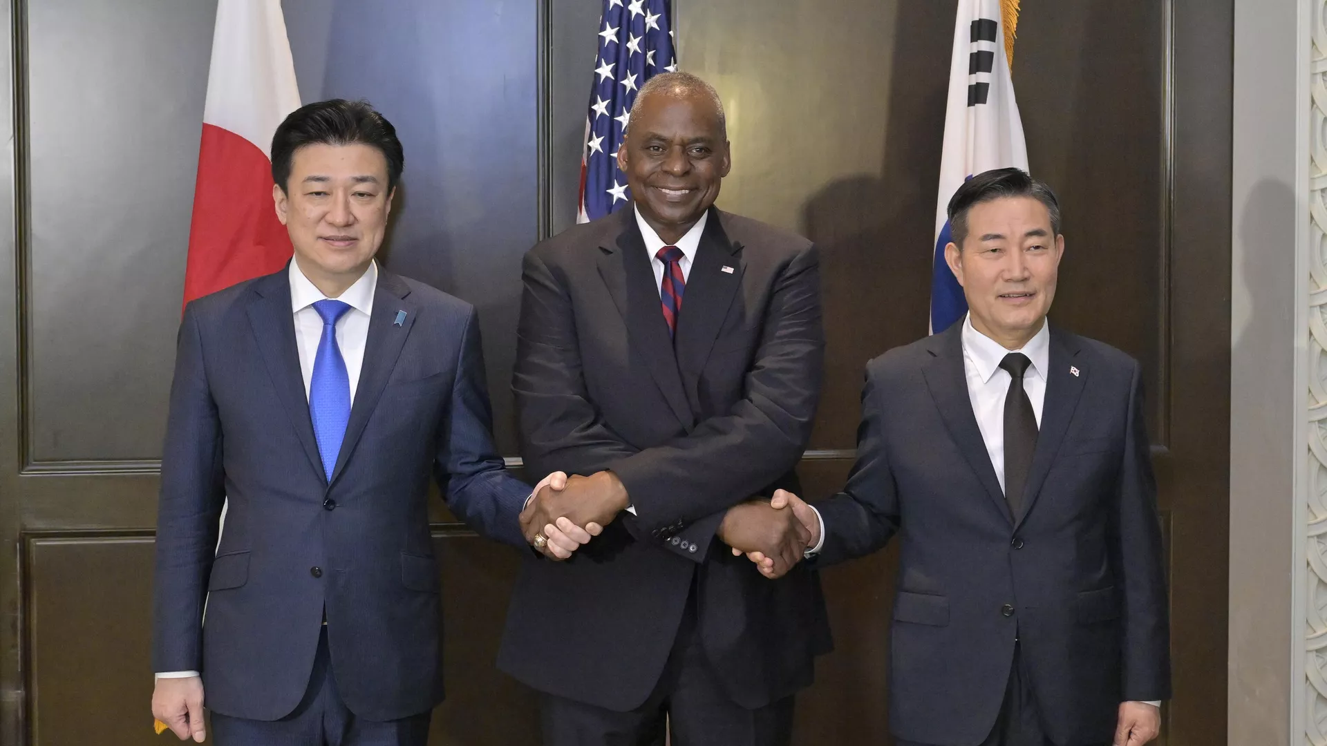 日米韓防衛相会談
