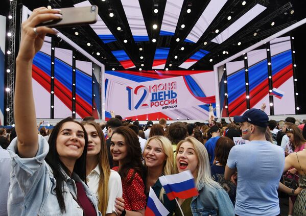 「ロシアの日」には毎年、赤の広場で記念コンサートが開かれる - Sputnik 日本