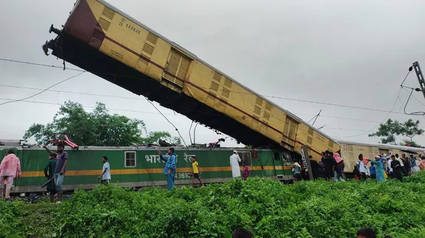 インドで列車同士が衝突 - Sputnik 日本