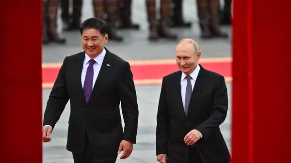 プーチン大統領（右）とフレルスフ大統領 - Sputnik 日本