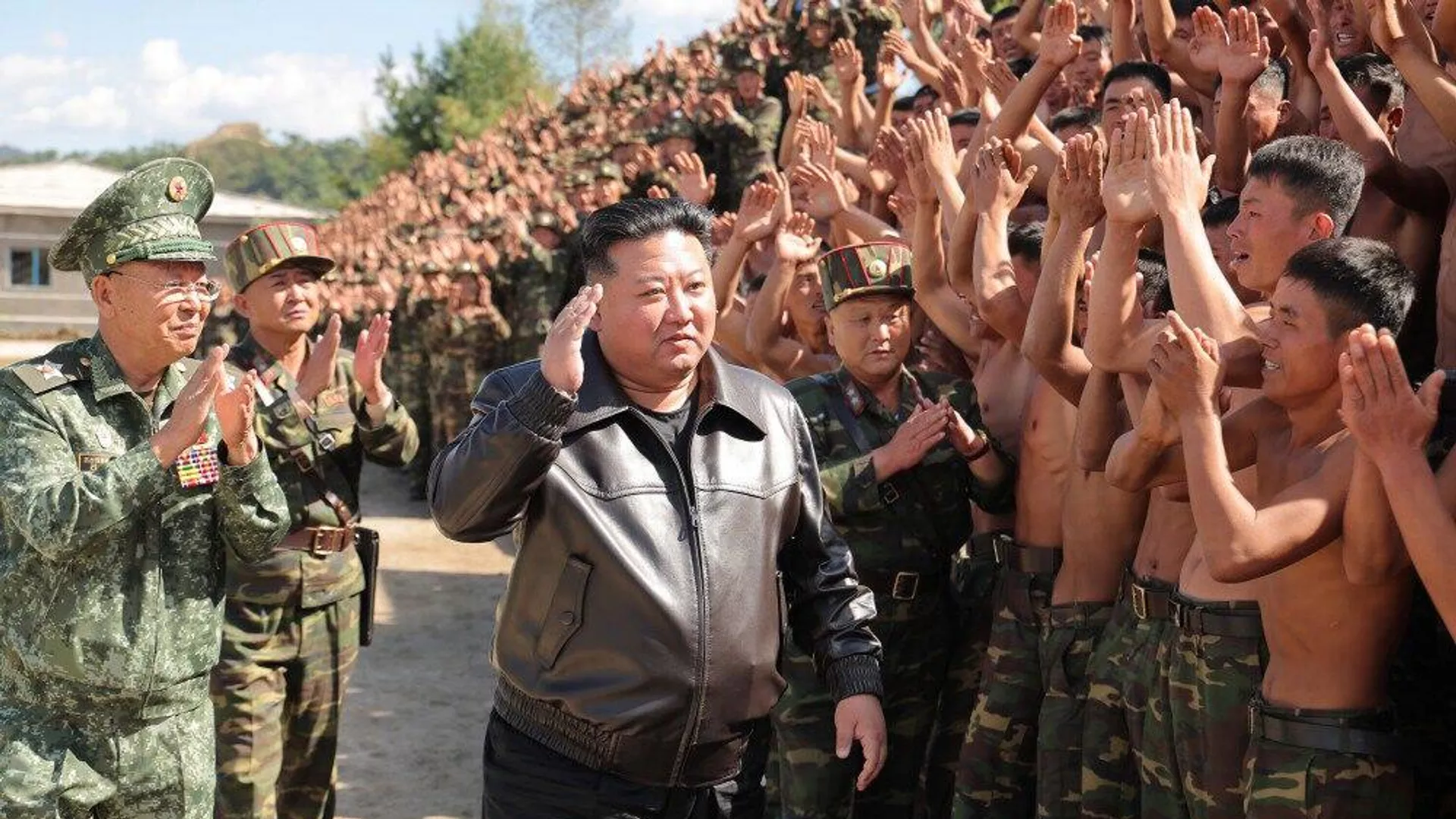 金正恩氏が特殊部隊訓練基地を視察、「米韓が攻撃すれば核兵器で応じる」